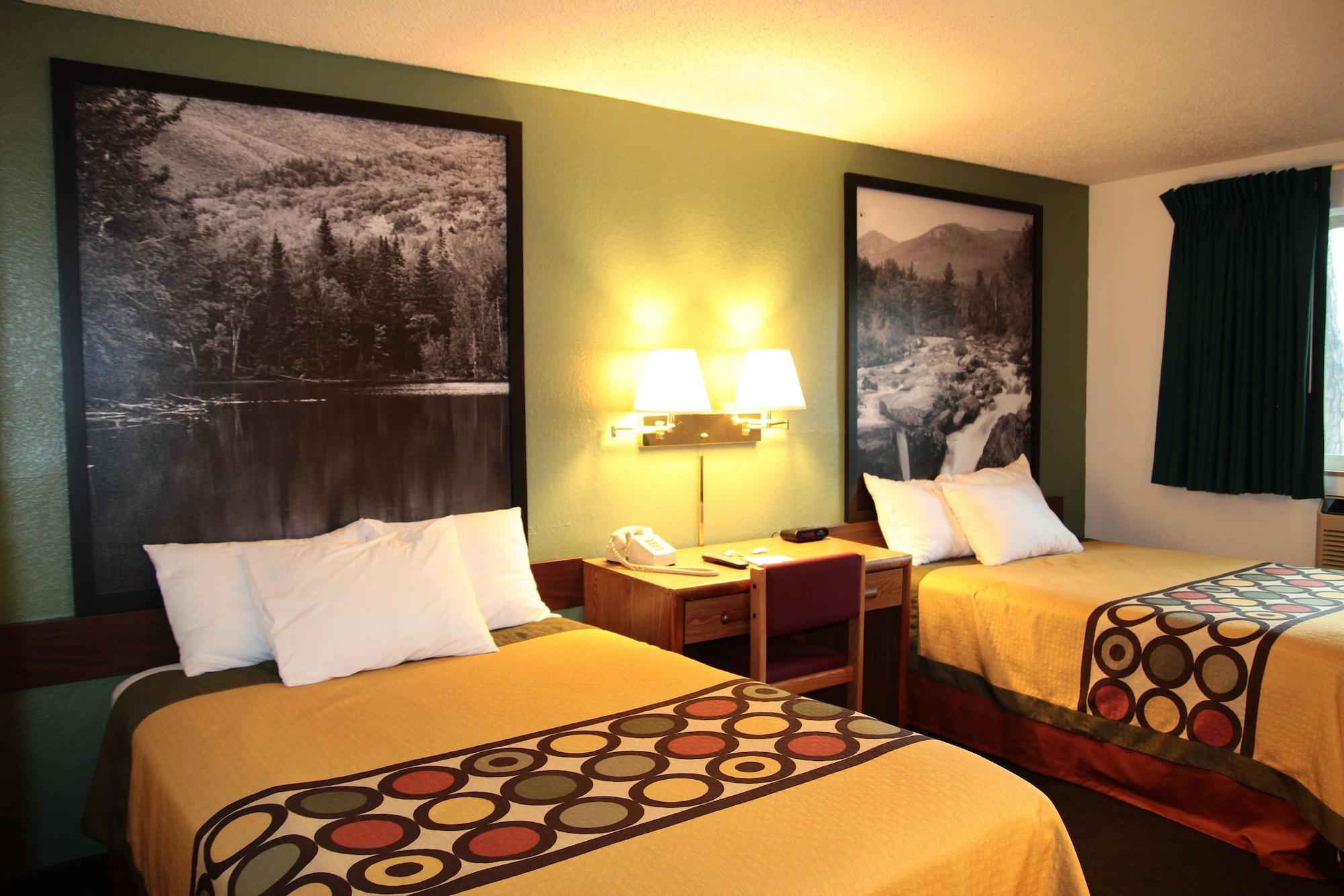 Super 8 By Wyndham Queensbury Glens Falls Bagian luar foto
