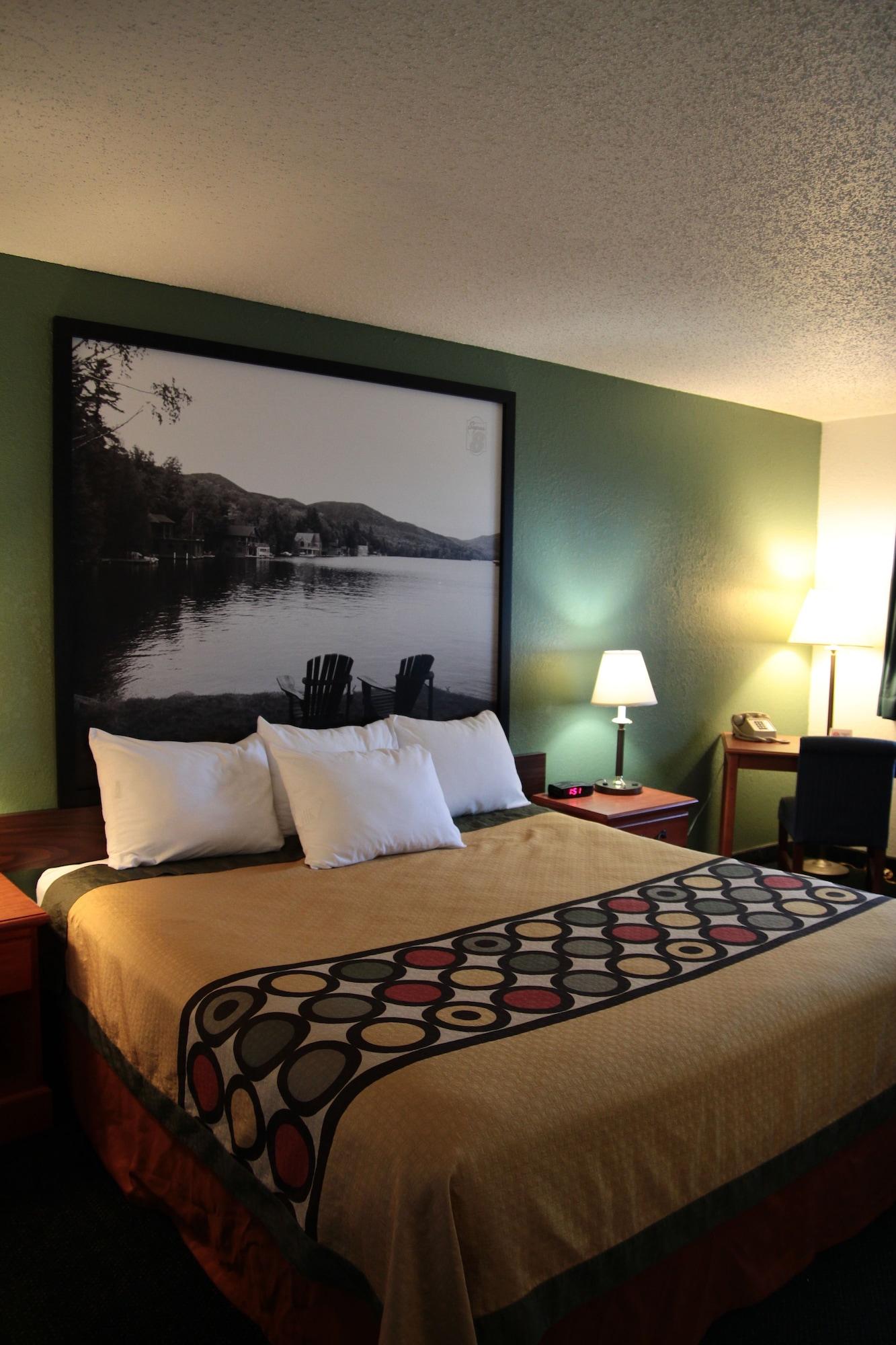 Super 8 By Wyndham Queensbury Glens Falls Bagian luar foto